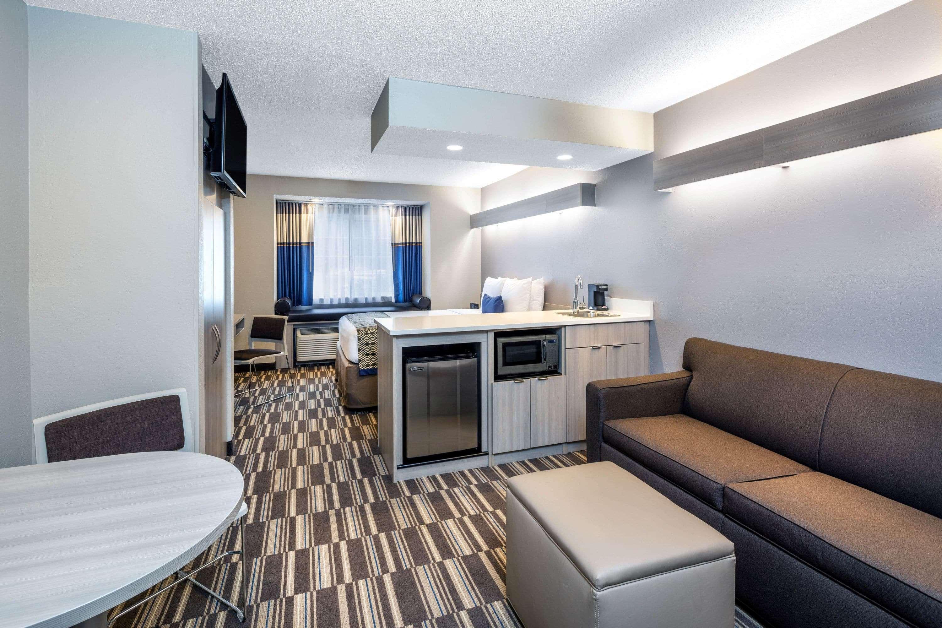 Microtel Inn & Suites By Wyndham Atlanta Buckhead Area Exterior photo