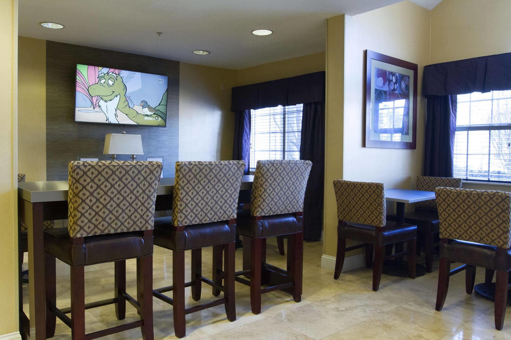 Microtel Inn & Suites By Wyndham Atlanta Buckhead Area Exterior photo